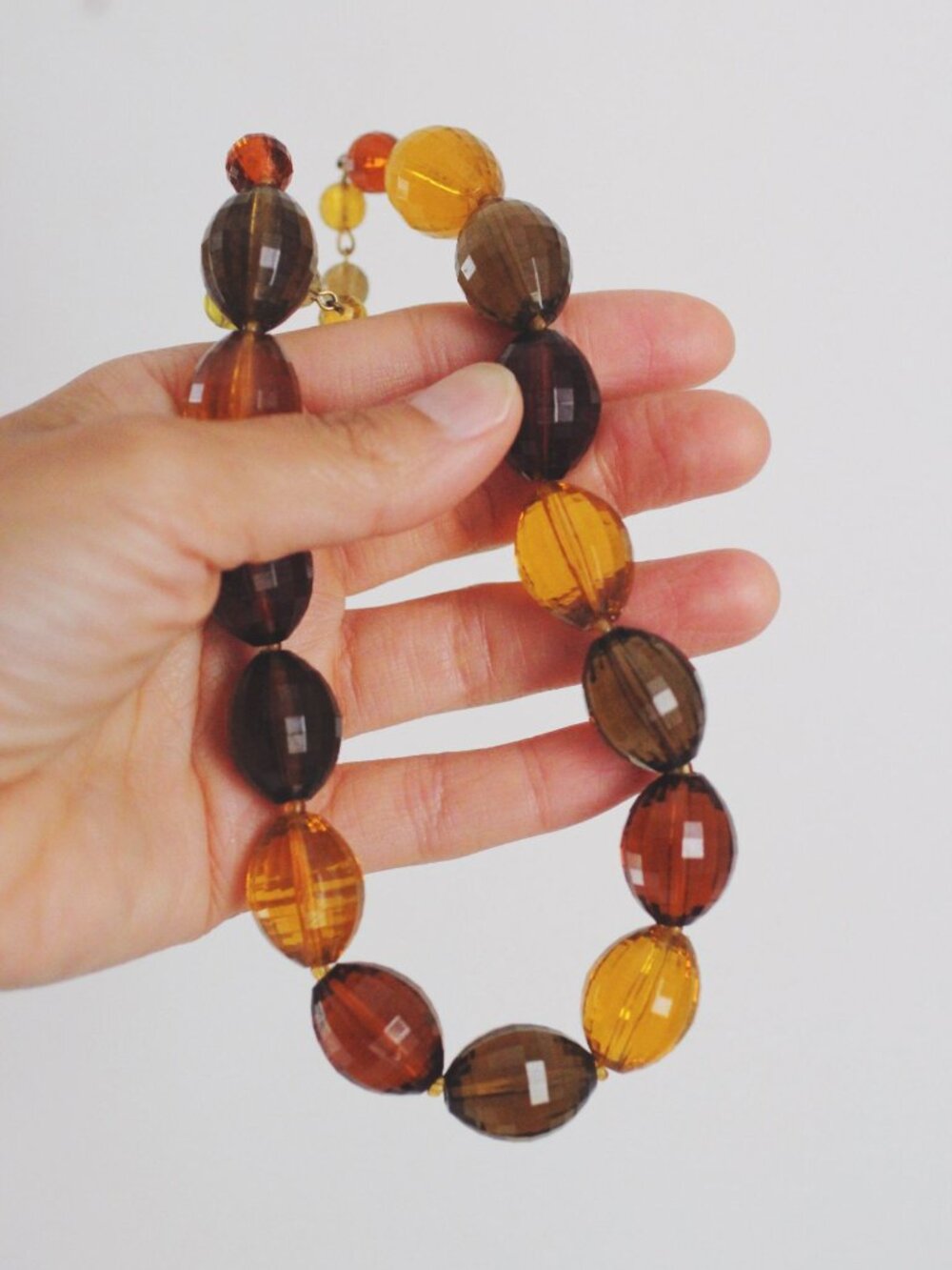 Vintage Faceted Amber Lucite Resin Beaded Necklace Retro Bold Chunky Brown Gold